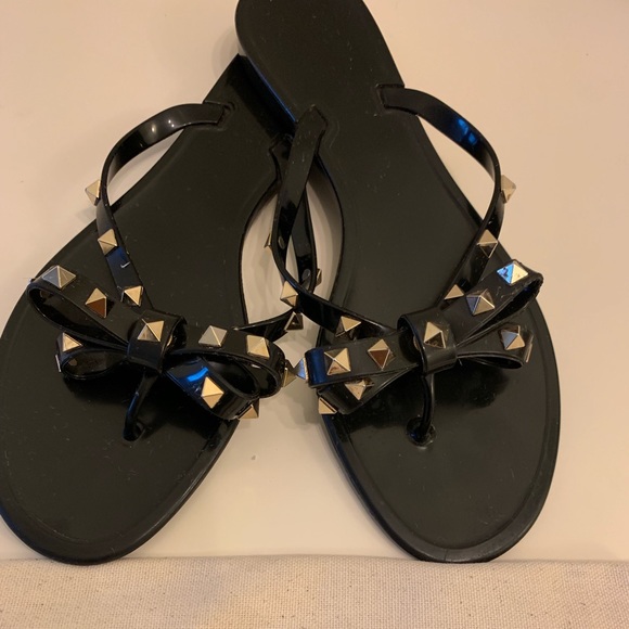 Shoes - Valentino Rockstud slides